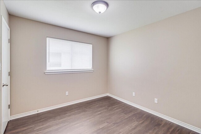 Building Photo - 2317 Tropical Wind Dr