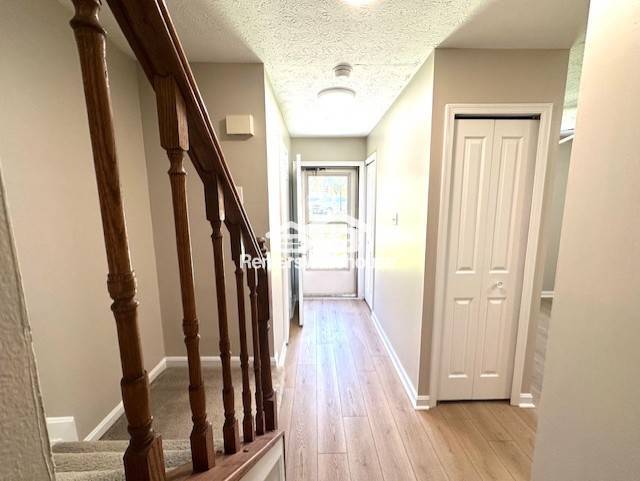 Building Photo - 661 Realm Ct W