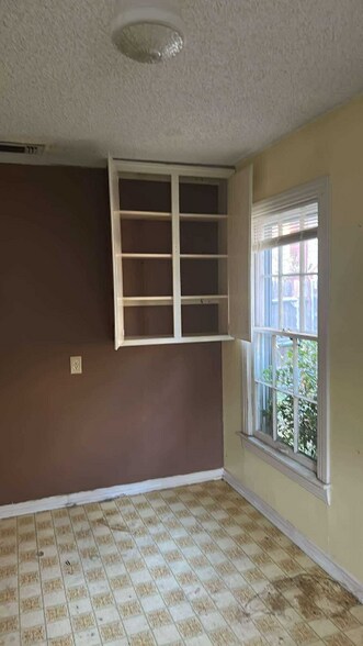 Building Photo - 2714 Scott Ave