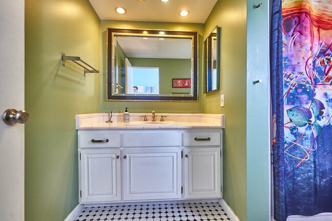 Building Photo - 4804 La Villa Marina