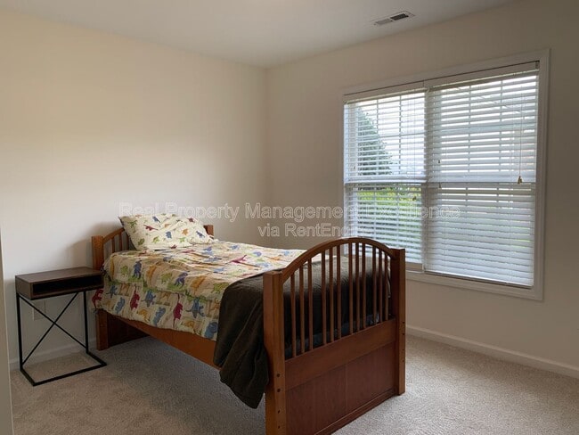 Building Photo - 205 Will Ct