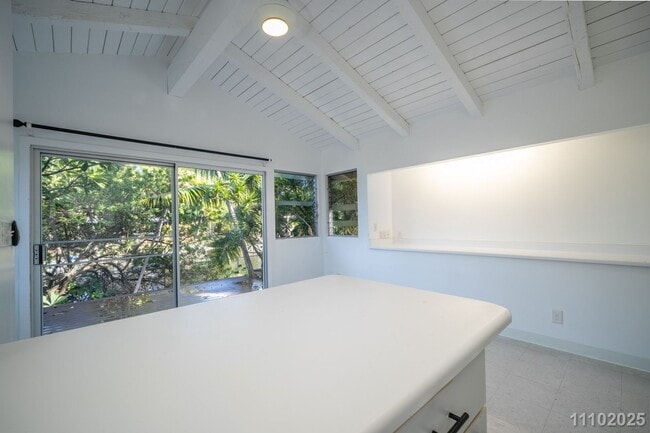 Building Photo - 1BR in Kailua – $2,550 (Utilities Included) | Move-In Ready!