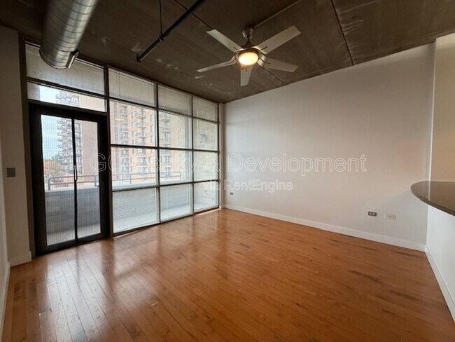 Building Photo - 10 S Dunton Ave