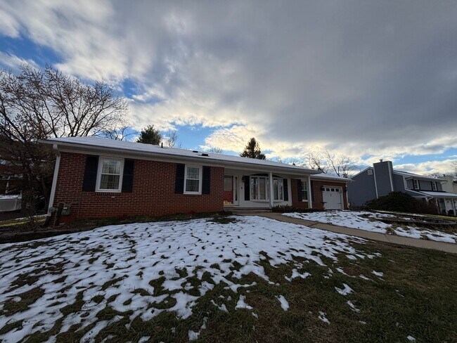 Building Photo - 136 Grimes St