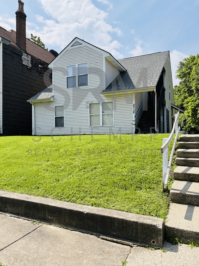 Building Photo - First floor one bedroom apartment in Portland- Section 8 accepted