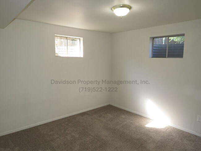 Building Photo - Charming 5 Bedroom House in Central Colora...