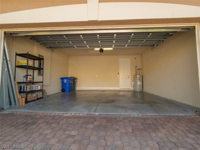 Building Photo - 10091 Mimosa Silk Dr