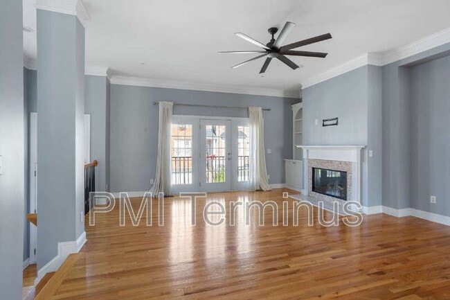 Building Photo - 321 Creekbank Way SE