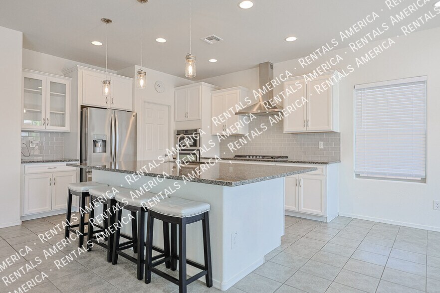 Building Photo - 25951 W Tonto Ln