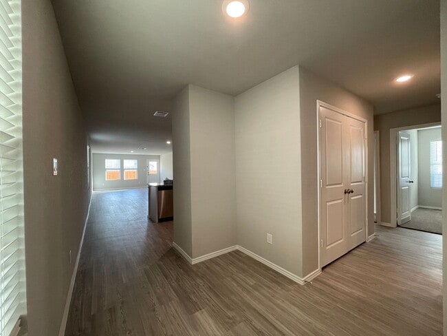 Building Photo - Single family home for rent