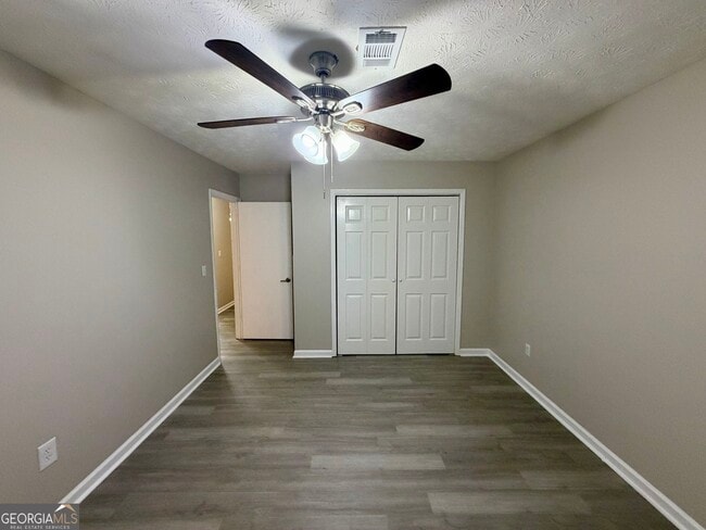 Building Photo - 204 Glendale Ct