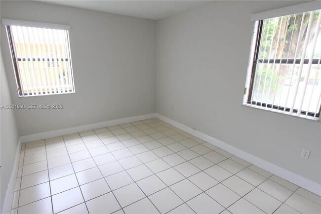 Building Photo - 650 NW 114th Ave