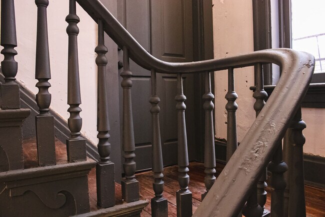 Building Photo - 207 W McMicken Ave