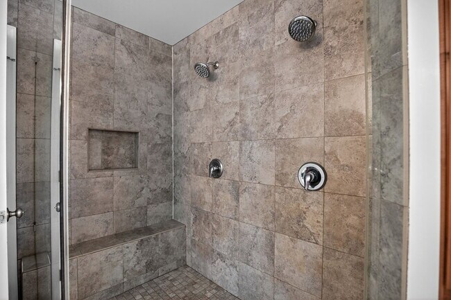 Building Photo - 15152 Robbers Roost Ct