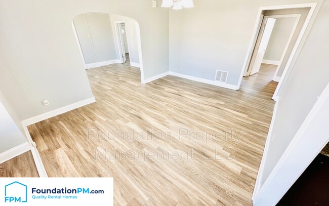 Building Photo - 888 Looney Ave