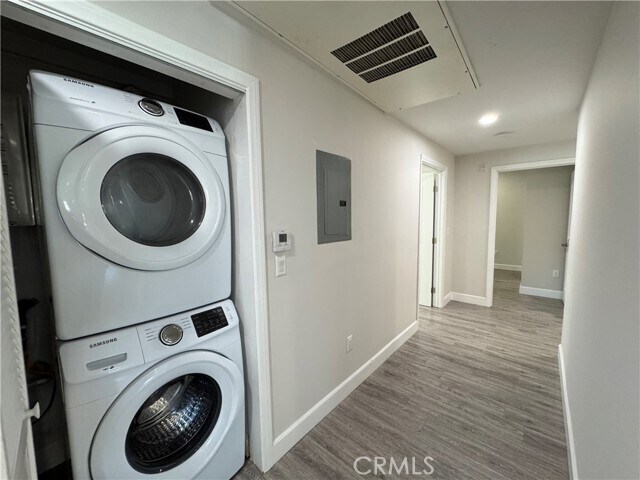 Building Photo - 5432 Hermitage Ave