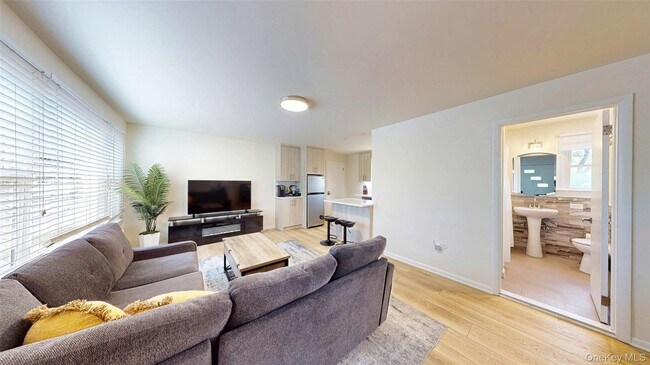 Building Photo - 41 Mountain Ave