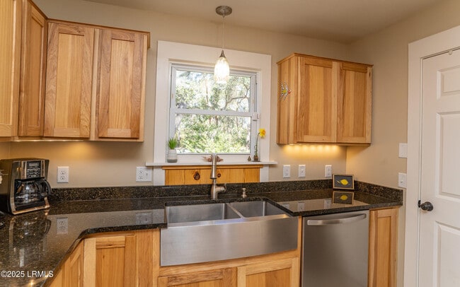 Building Photo - 80 Sea Pines Dr