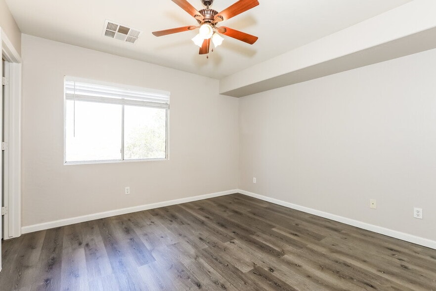 Building Photo - 2324 E San Manuel Rd