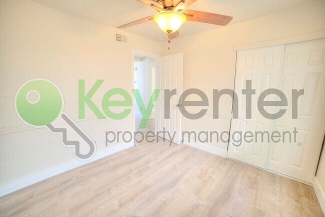 Building Photo - 5627 Terrace Dr