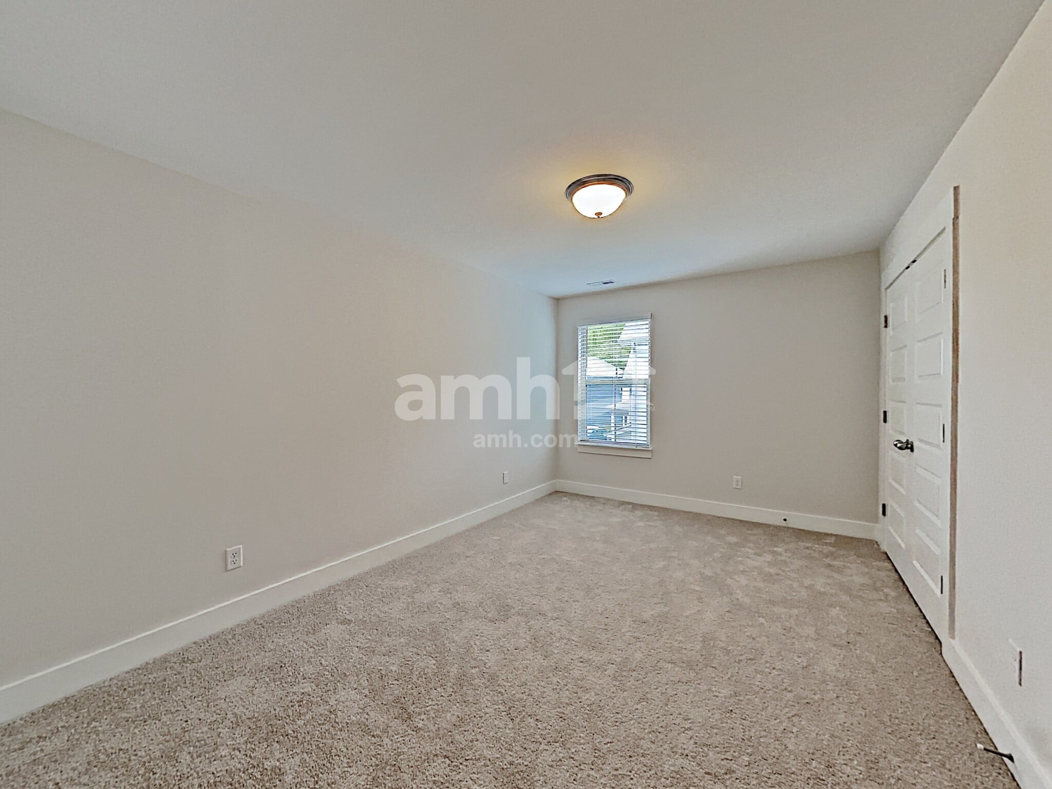 Building Photo - 326 Charity Ln