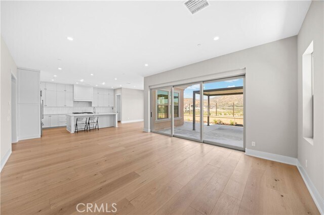 Building Photo - 130 Mossvine
