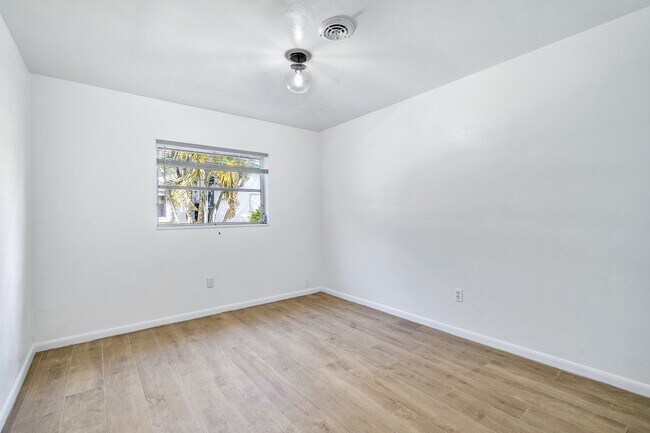 Building Photo - 924 Marlin Dr