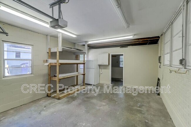 Building Photo - 5639 Flanders Ave