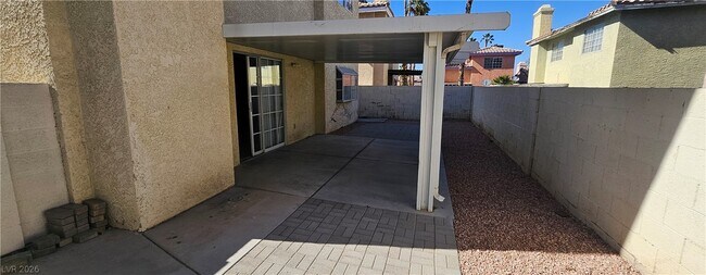 Building Photo - 313 Beethoven St