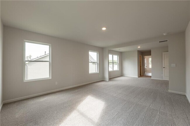 Building Photo - 117 Landsdowne Way SE