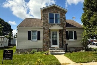 Building Photo - 801 W Cherry St