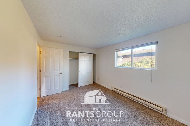 Building Photo - 850R -