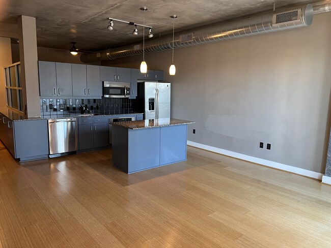 Kitchen -dining room area - 505 6th E St