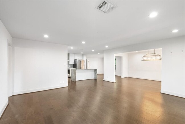 Building Photo - 7307 Raton St