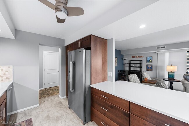 Building Photo - 12550 Lake Ave