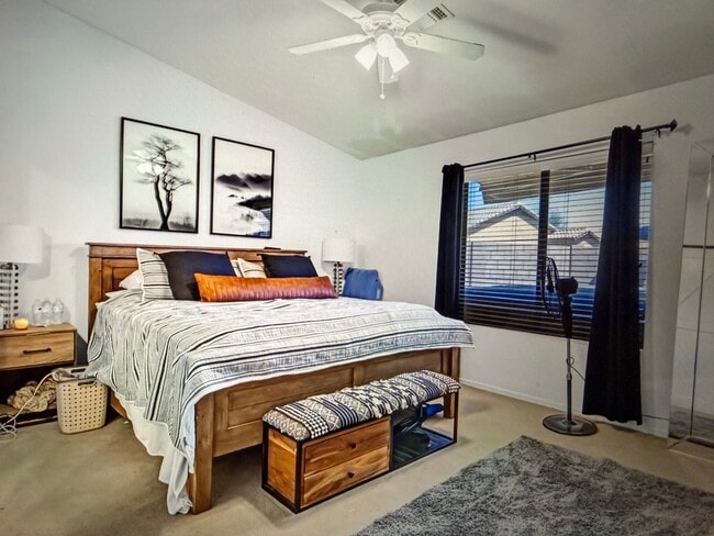 Building Photo - 2913 E Runaway Bay Pl