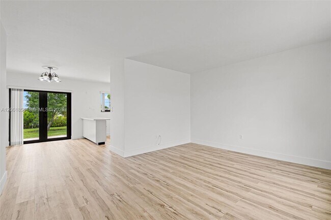 Building Photo - 5110 SW 106th Ave