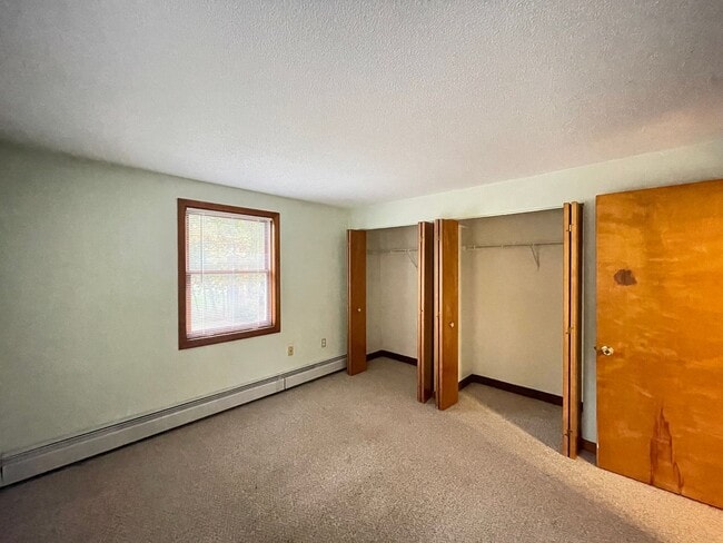 Building Photo - 37 Alice Dr