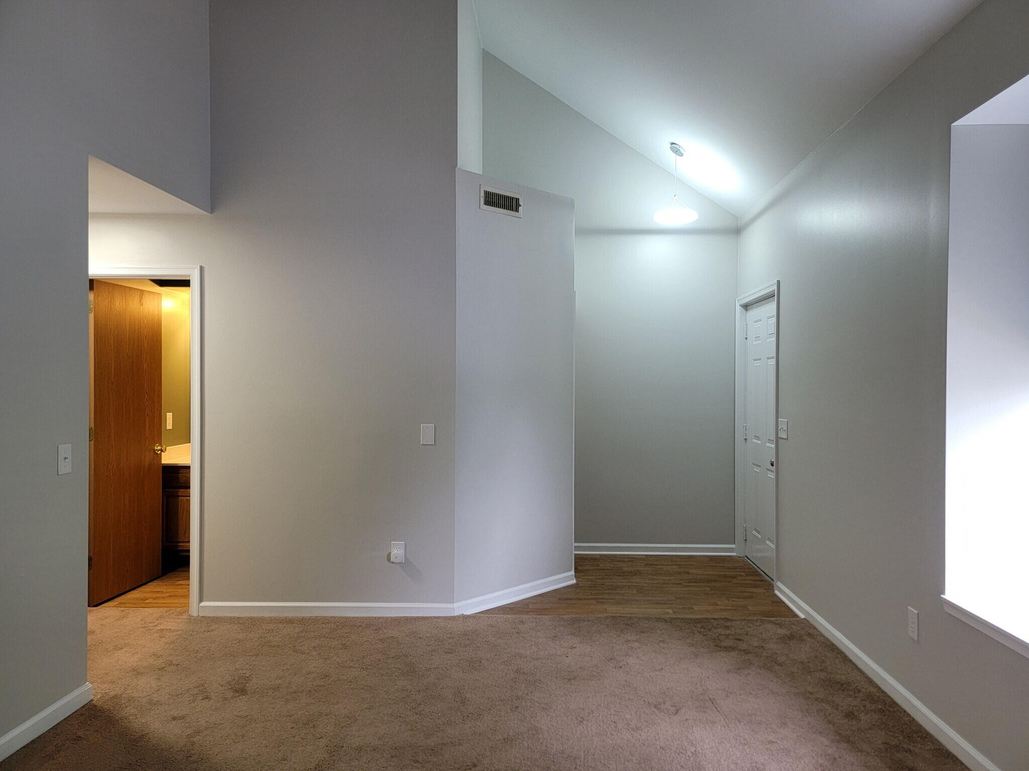 Building Photo - 15 Westpointe Dr