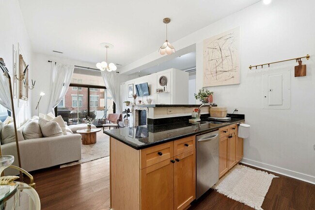 Building Photo - 949 W Madison St