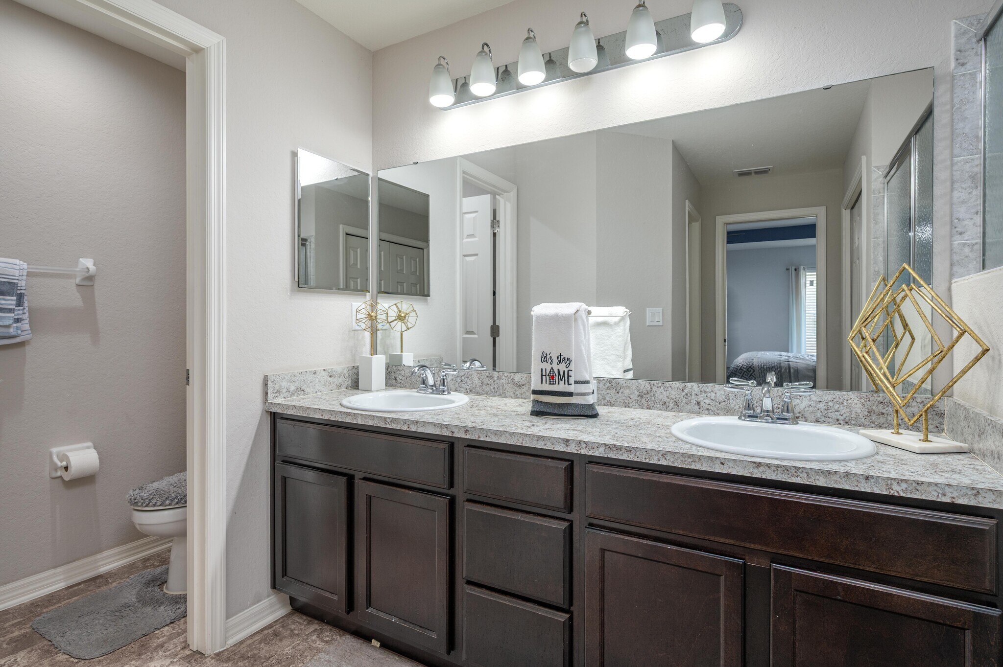 Building Photo - 501 Interlock St