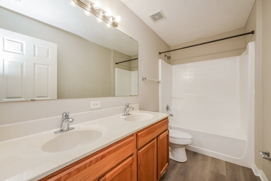Building Photo - 13513 Mango Bay Dr