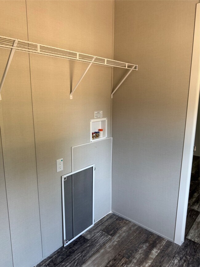 Building Photo - 2430 County Rd 318