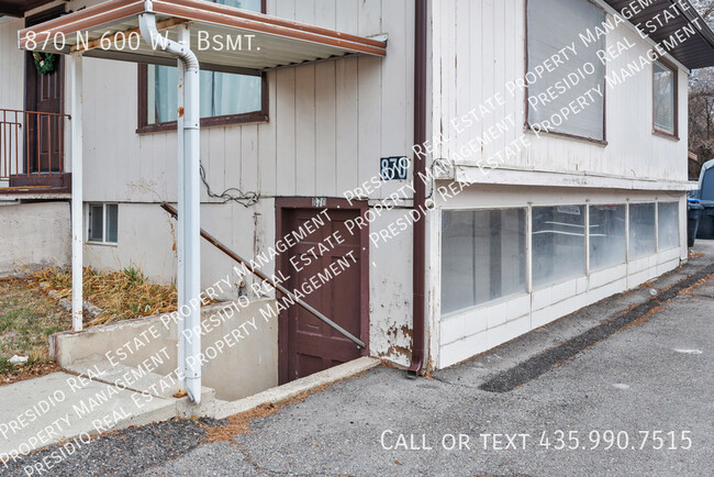 Building Photo - Cute vintage remodeled basement apartment