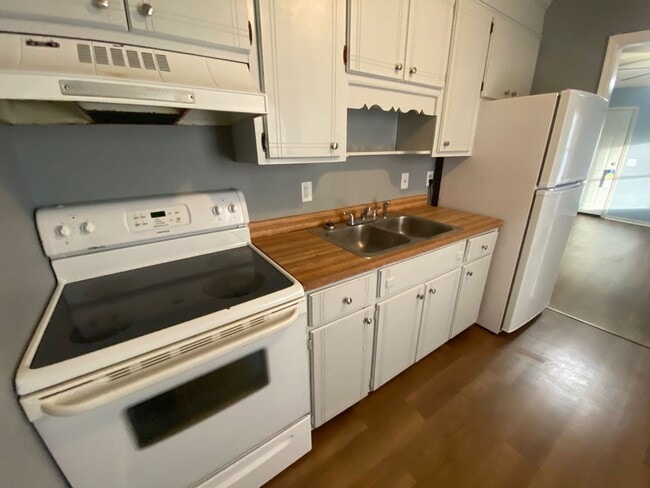 Building Photo - 123 Cavin Court Unit D
