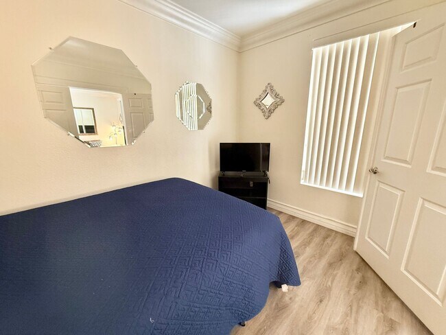 Building Photo - Meridian - Luxury STUDIO Condo w/ laminate Flooring. Pool View in Resort Style Community.