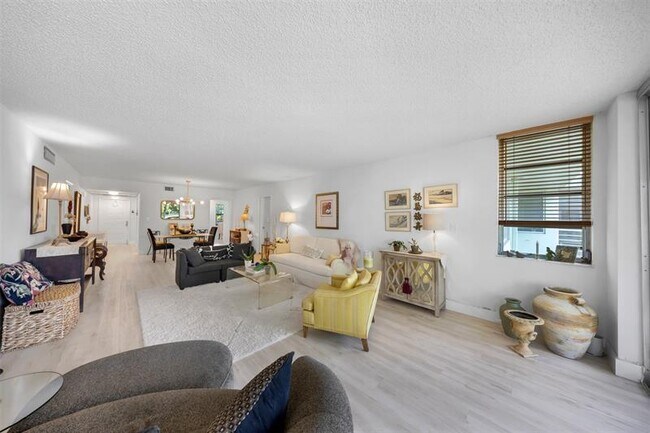 Building Photo - 901 Cypress Grove Dr