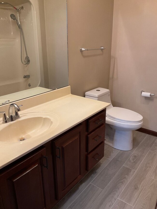 Building Photo - 2903 Lake Lorraine Cove