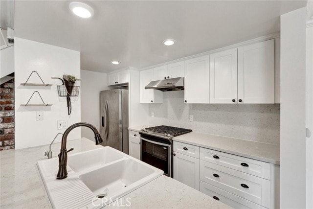 Building Photo - 3043 N White Ave