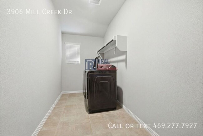 Building Photo - 3906 Ml Crk Dr